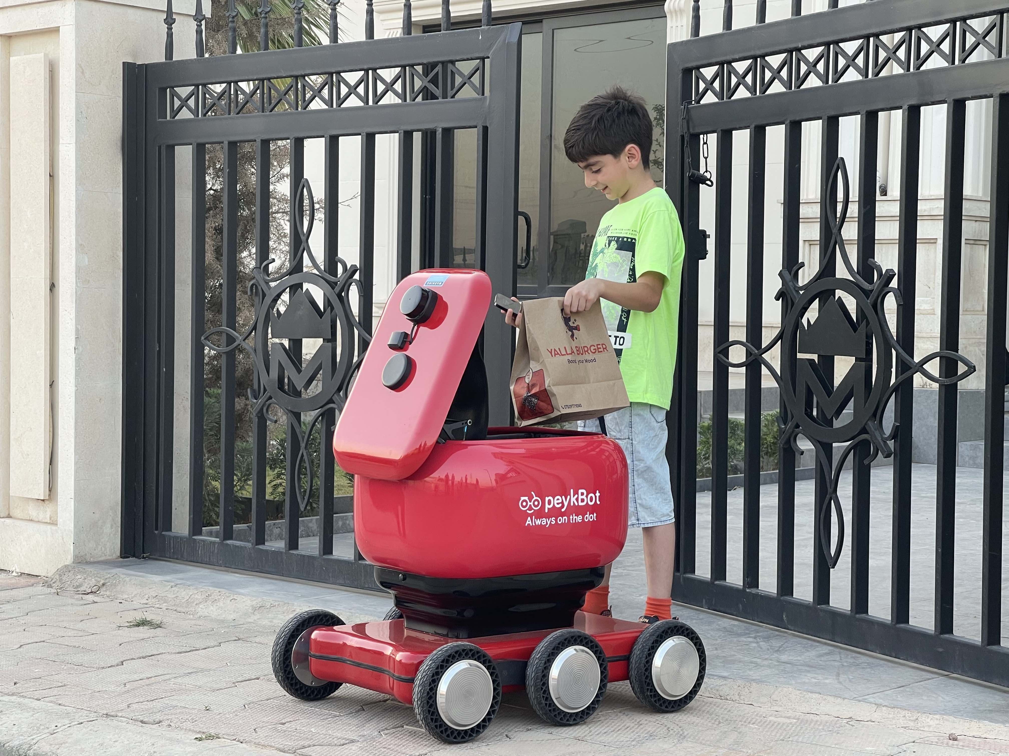 Peykbot delivery robot